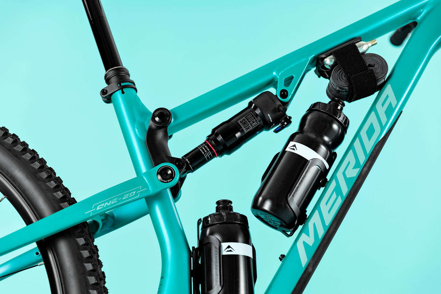 Bianchi Portabidones de fibra de carbono completo Portabidones para  bicicleta MTB/Carretera - Portabidones de carbono